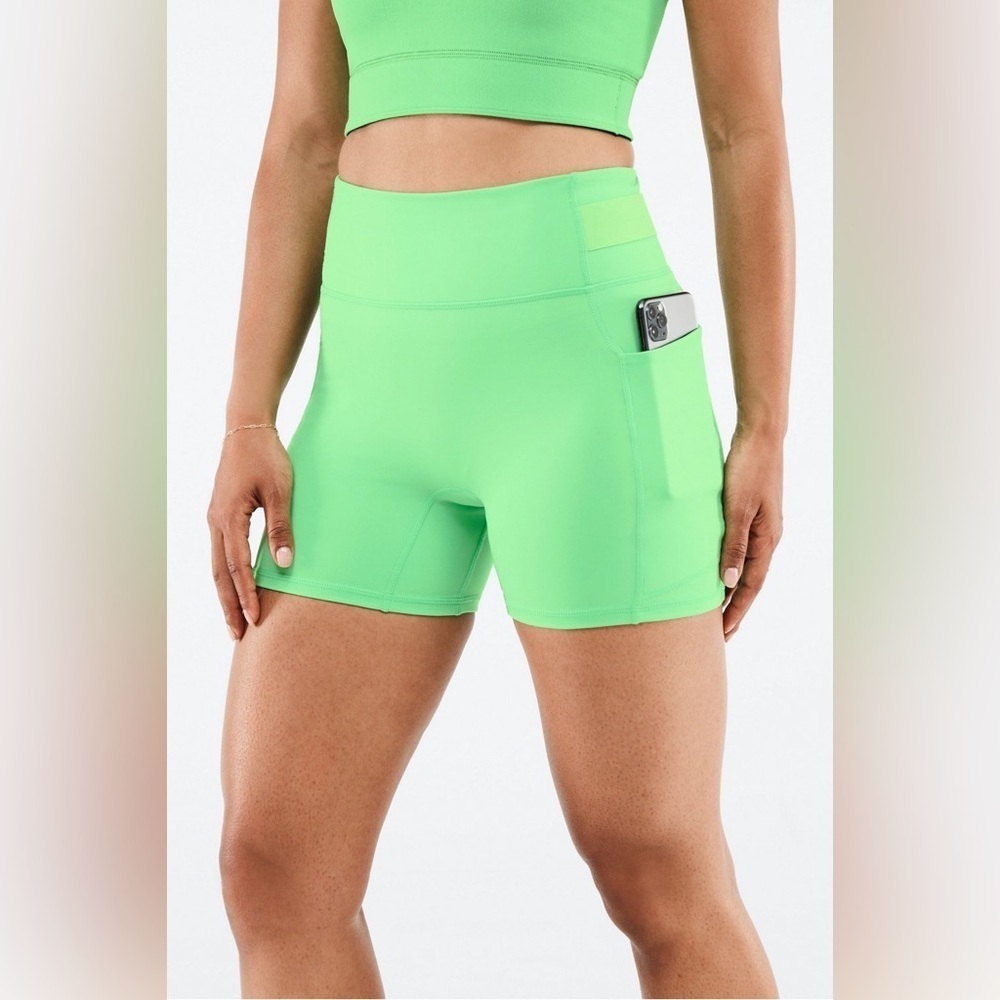 Fabletics Women’s Green High-Waisted Motion365® Pocket Short 5" - Est. XS